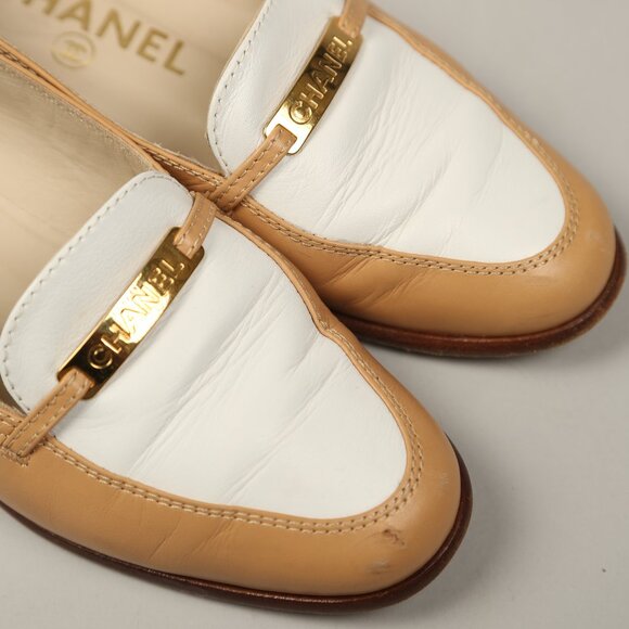CHANEL Bicolor Loafer - Picture 4 of 10
